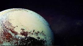Cчитается самой холодной планетой. Температура опускается до -200°С. Поверхность покрывается льдом, который в несколько раз прочнее стали!