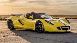 Американец с 7-литровым, V8 мотором и 2 турбинами. Мощность - 1400 л/с, максимальная скорость – 466 км/ч. Выпущено всего 3 экземпляра.